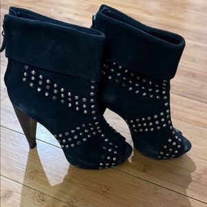 Vero Cuoio Black Studded Heeled Boots
